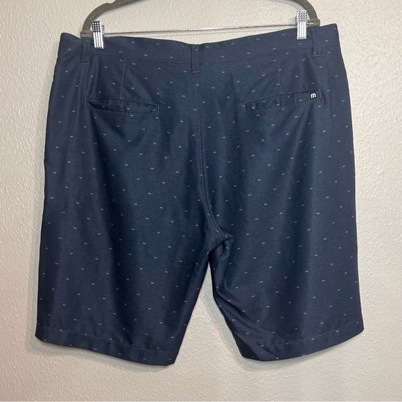 Travis Mathew Shorts Mens 38 Blue White Print Golf Outdoor Lightweight Stretch - Picture 9 of 11